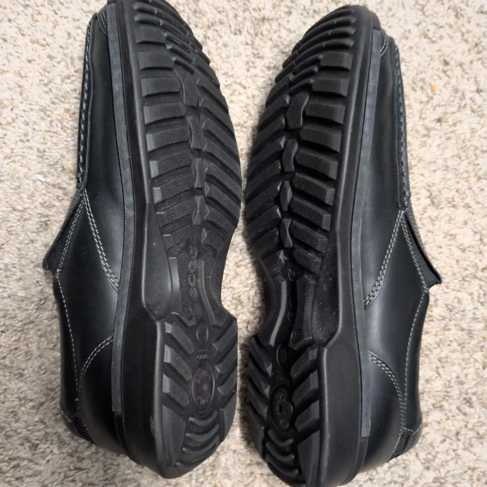 Men's Ecco Black Leather Slip On Shoes 9.5